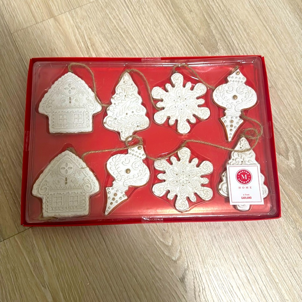 Martha Stewart 4ft lace Gingerbread Garland